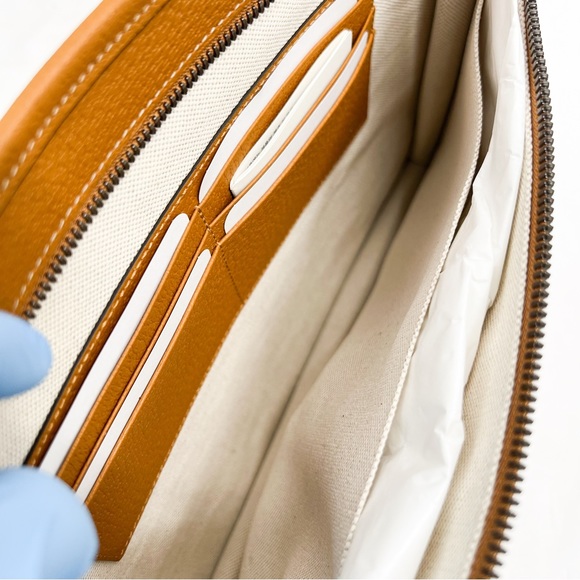 Gucci x Disney GG Supreme Mickey Mouse Pouch🔥🔥😳 - Picture 13 of 16